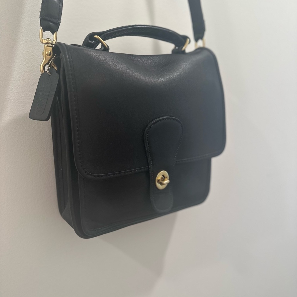 Vintage Coach Black Leather Shoulder Bag